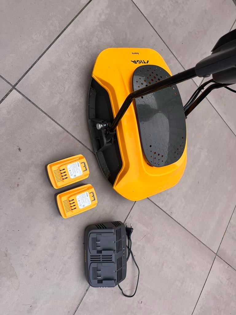 Stiga Aero accu zweef grasmaaier, Zweefmaaier, Ophalen, Gebruikt, Accu-grasmaaier