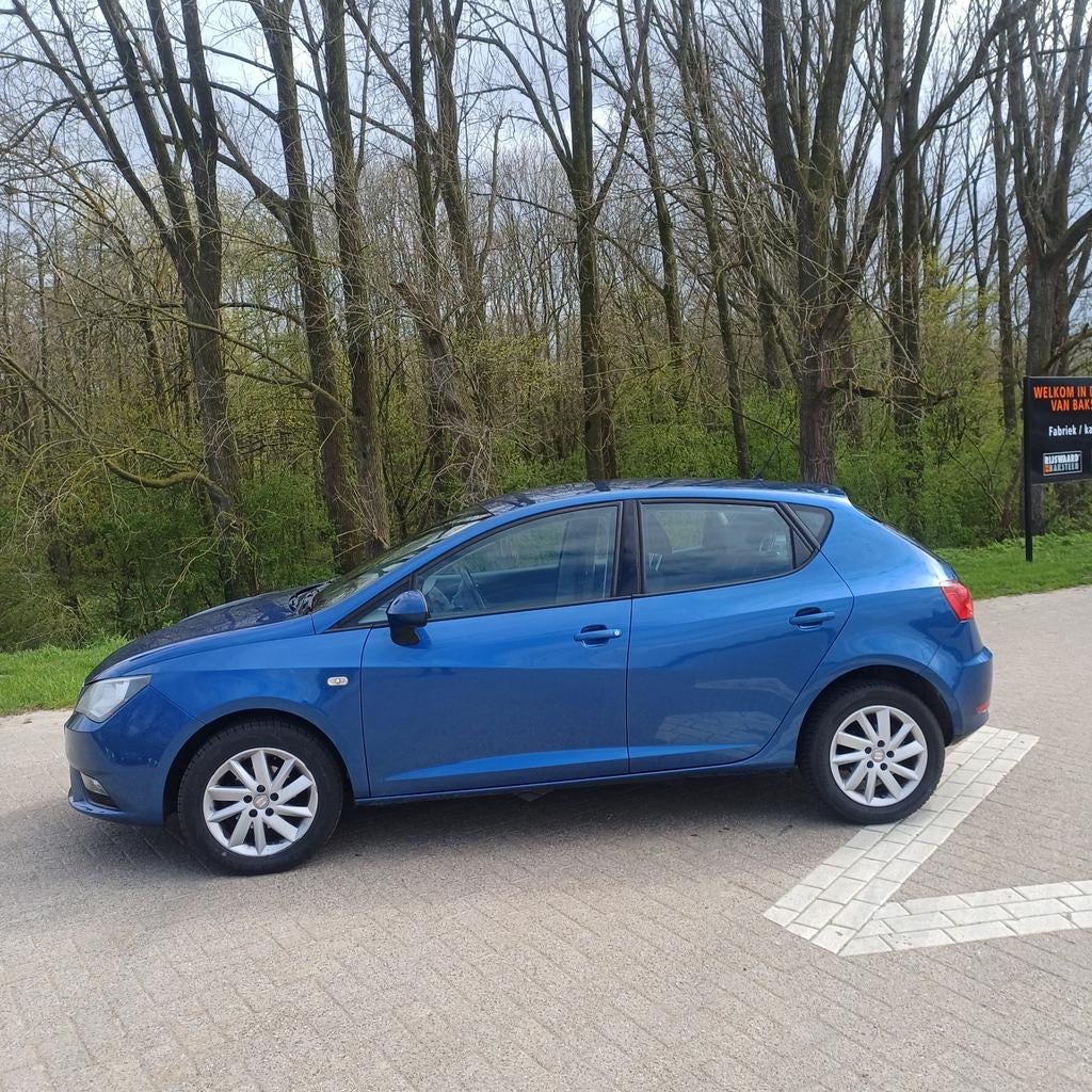 Seat Ibiza 1.2 63KW 5DRS 2013 Blauw, Voorwielaandrijving, 40 €/maand, Ibiza, Handgeschakeld
