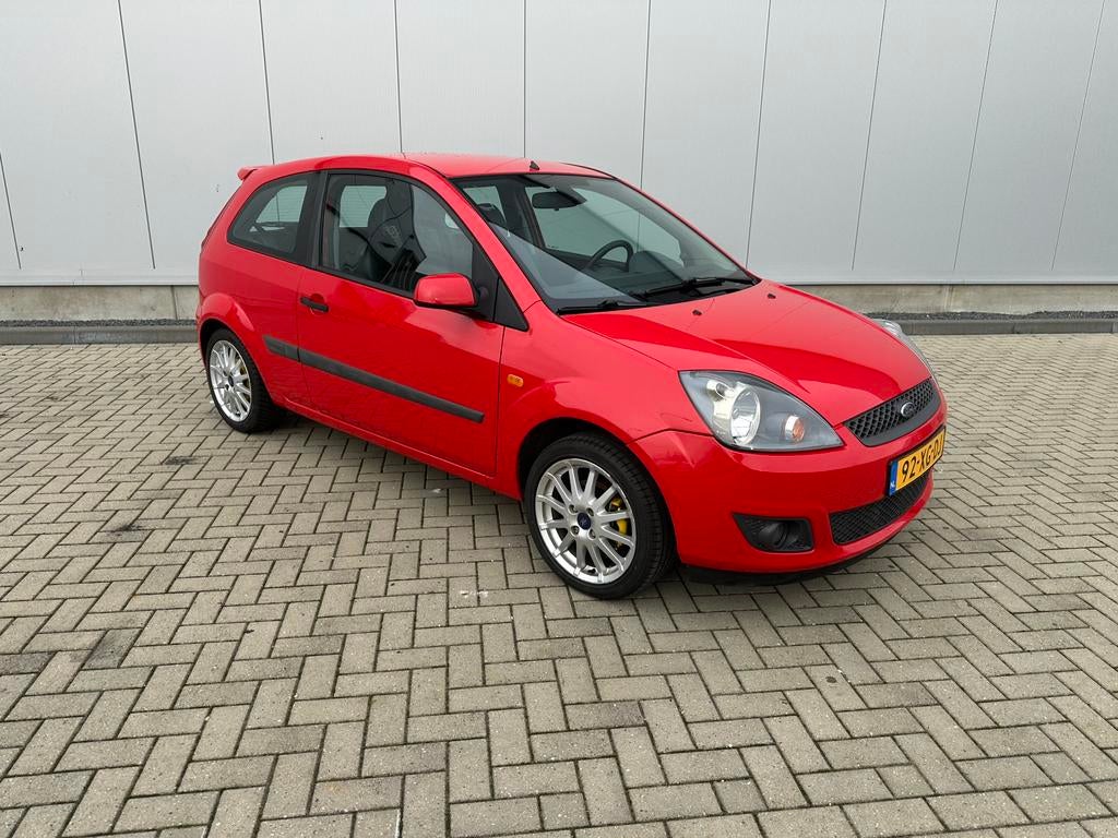 Ford Fiësta Rally Edition, Voorwielaandrijving, 1596 cc, 15 km/l, 40 €/maand