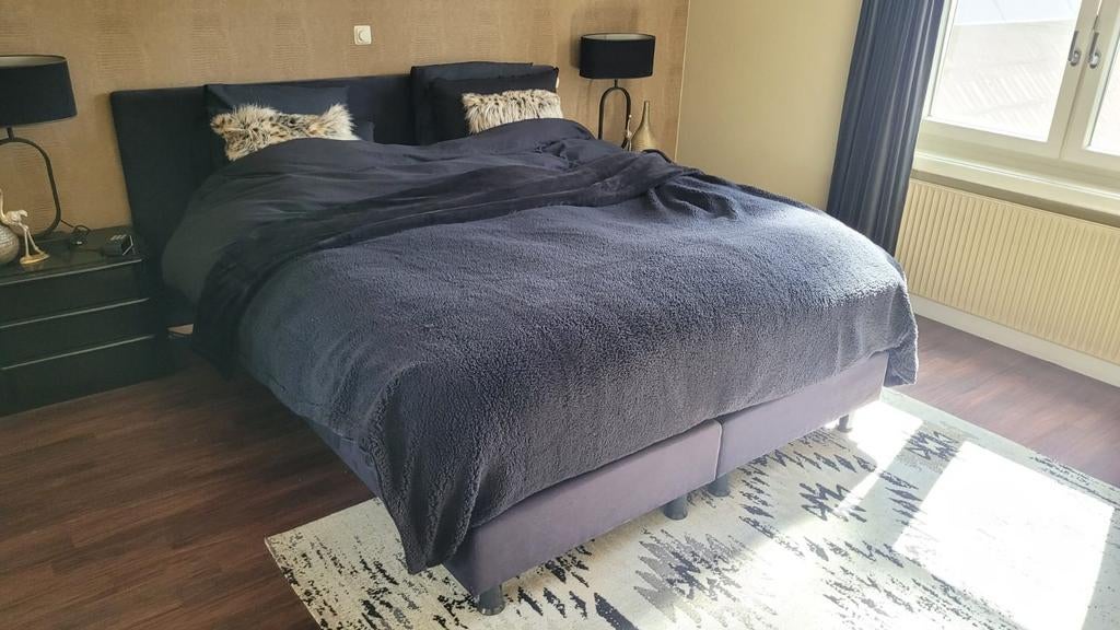 Pullman boxspring 180x220cm met hoofdbord en topper, Ophalen, Zwart, 180 cm, Stof