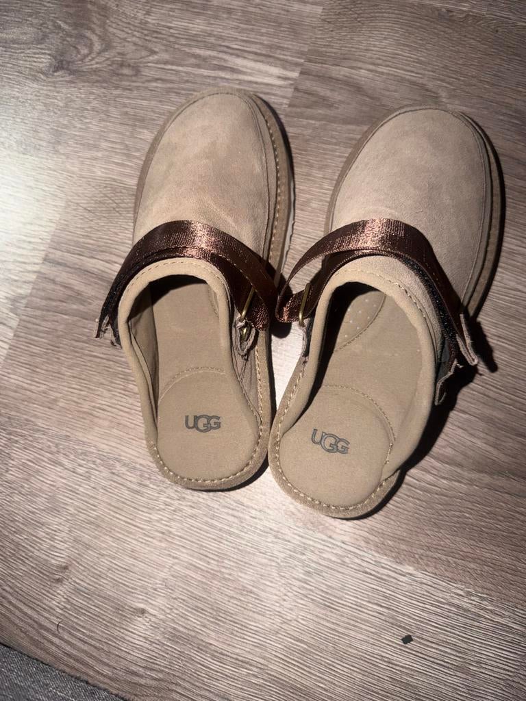 Ugg Pantoffels Maat 38, Ophalen of Verzenden, Zo goed als nieuw, Beige, Pantoffels of Sloffen