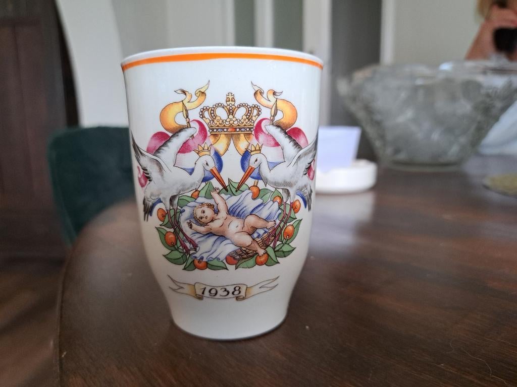 4 keramieke bekers koningshuis, Ophalen of Verzenden