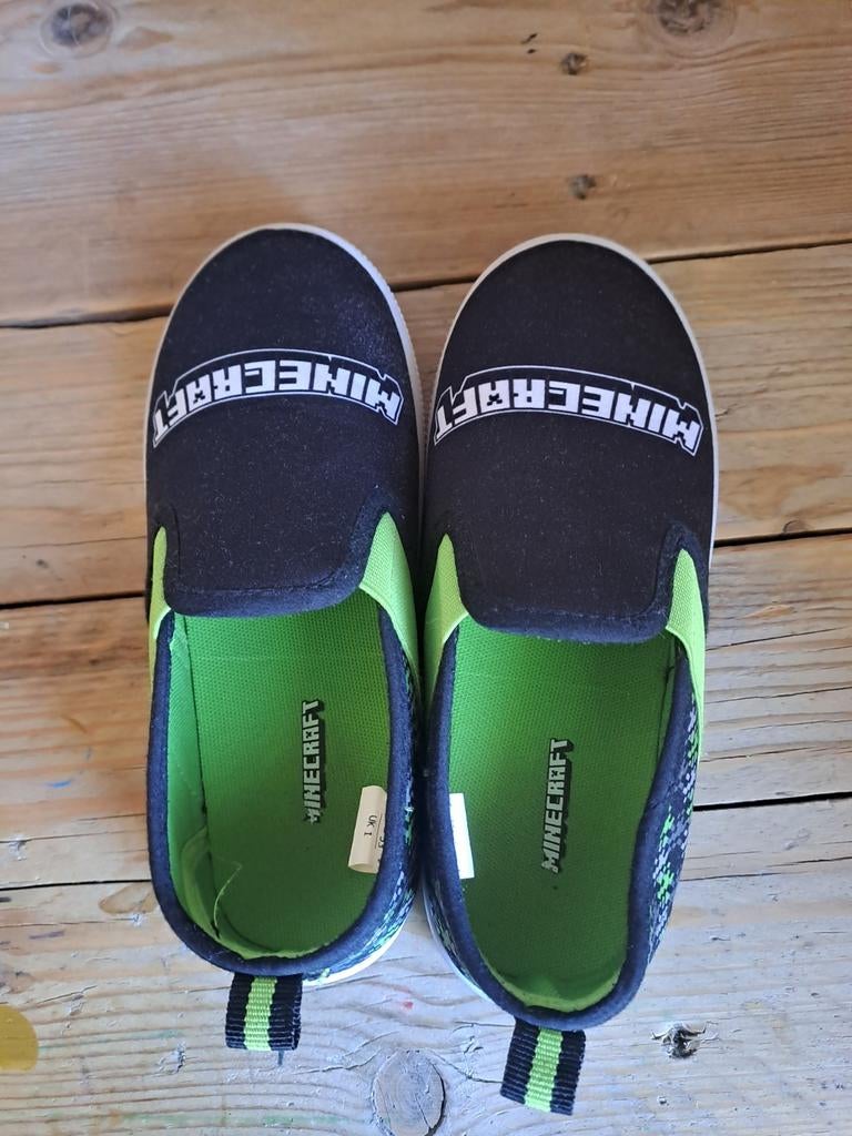 Minecraft sloffen/dunne schoenen maat 33, Ophalen, Gebruikt, Schoenen, Jongen