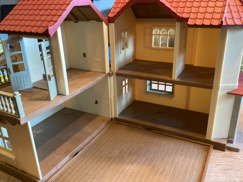 Groot Sylvanian Families Huis - Nette Staat, Kinderen en Baby's, Speelgoed | Poppenhuizen, Ophalen of Verzenden, Zo goed als nieuw