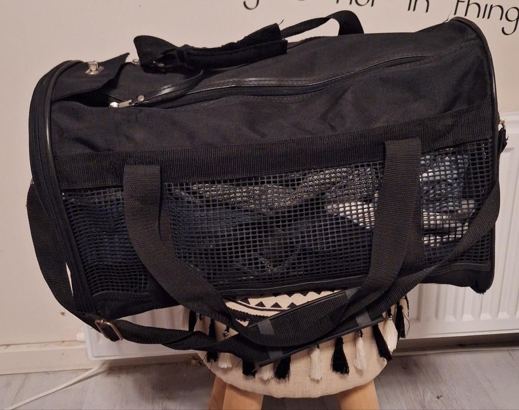 Reistas kat of kleine hond. In zeer goede staat., 30 cm of meer, Zwart, Minder dan 35 cm, Ophalen of Verzenden