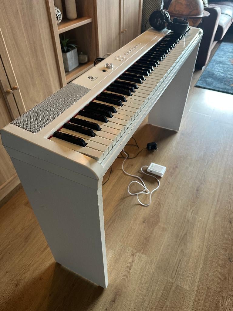 Fazley FSP-200-W + onderstel + koptelefoon (complete set), Muziek en Instrumenten, Ophalen, Wit, Digitaal, Zo goed als nieuw