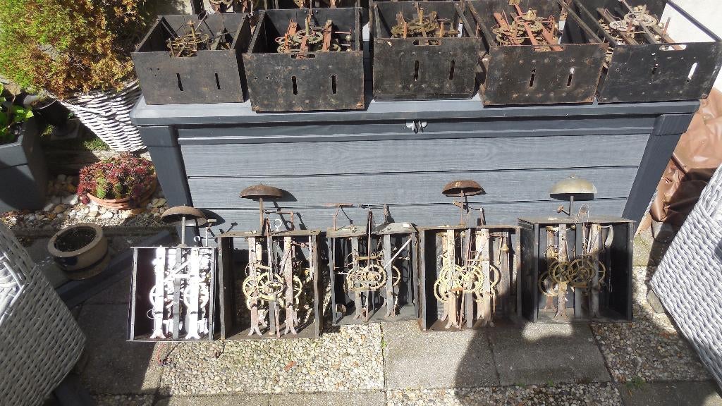 15 stuks comtoise klokken  frames, Antiek en Kunst, Antiek | Klokken, Ophalen