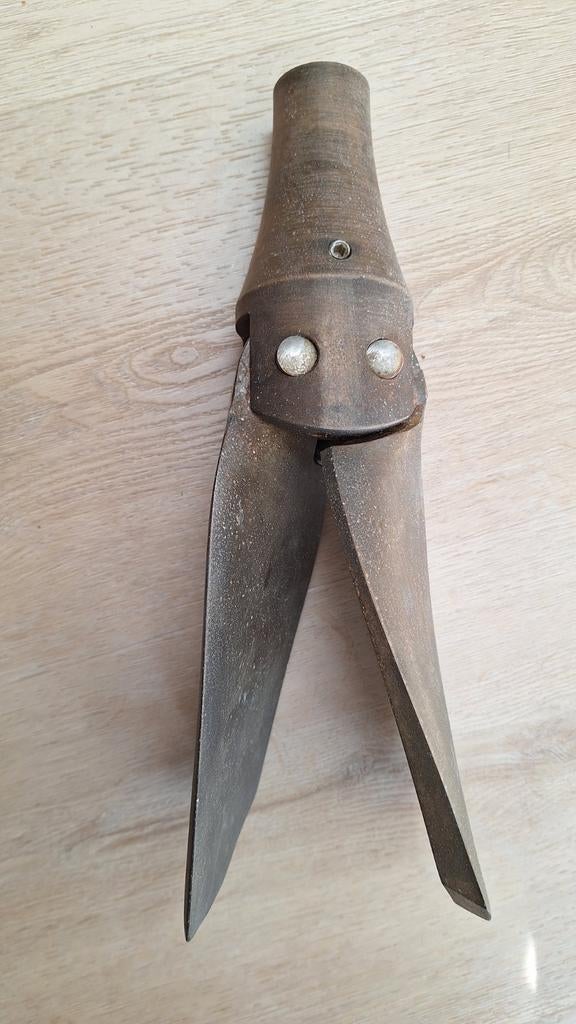 Klapschroef Radice 15x13 RH 25mm conus 1:10, Watersport en Boten, Ophalen of Verzenden, Gebruikt, Motor en Techniek, Zeilboot of Motorboot