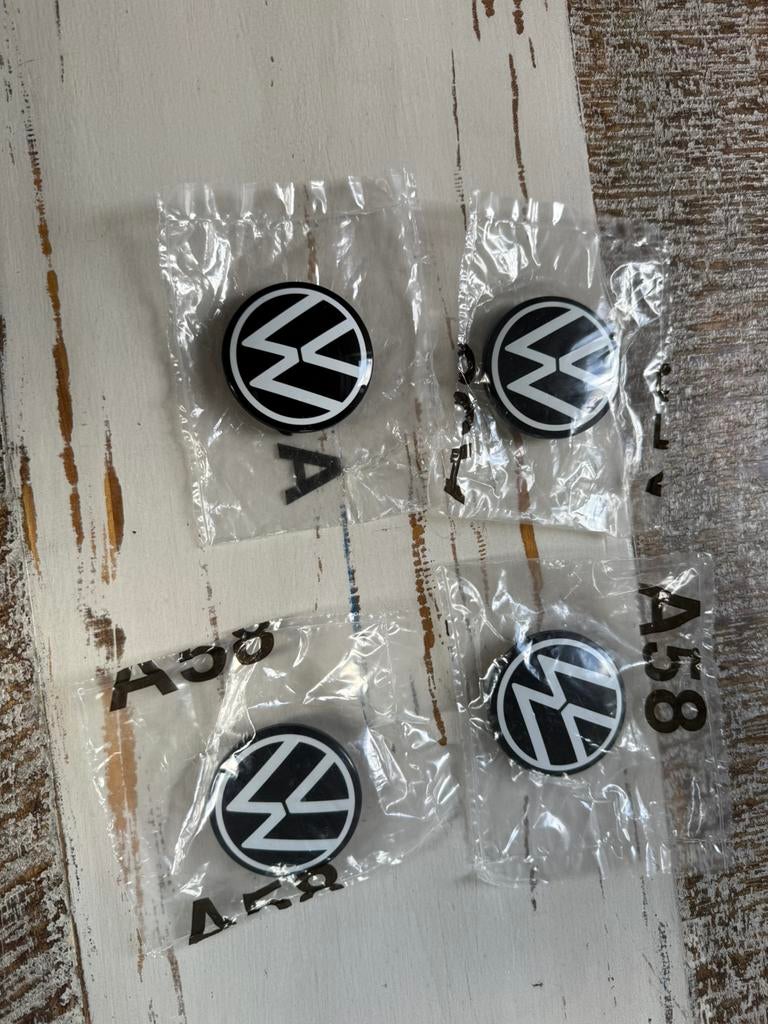 Nieuwe set  4 originele Volkswagen naafdoppen, Auto diversen, Wieldoppen, Zo goed als nieuw, Ophalen of Verzenden