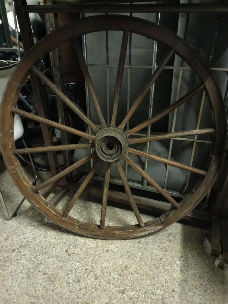 Houten wagenwiel, Ophalen