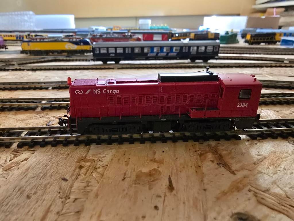 Piko 40441 diesellocomotief NS Cargo V 2384, Hobby en Vrije tijd, Modeltreinen | N-Spoor, Gelijkstroom, Locomotief, Piko, Ophalen of Verzenden