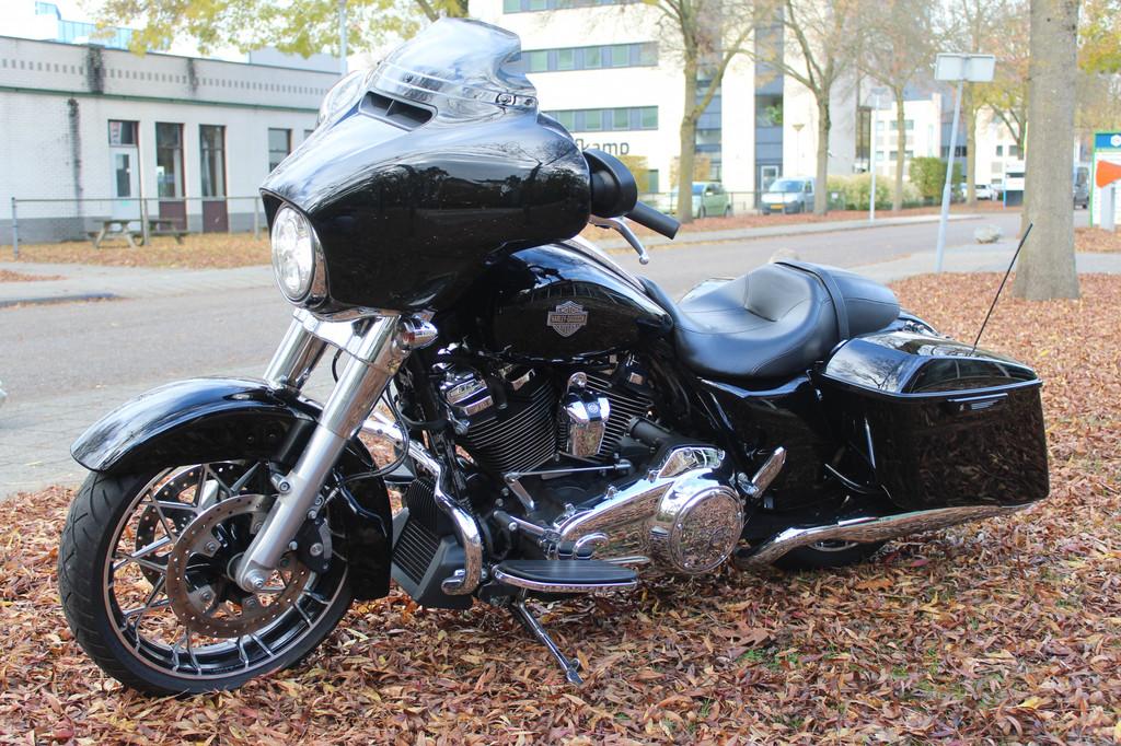 Harley-Davidson Street Glide FLH-X Street-Glide Special - foto 2