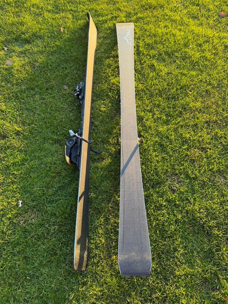 Atomic cloud 9 dames ski’s met bindingen, 140 tot 160 cm, Ophalen of Verzenden, Zo goed als nieuw, Atomic