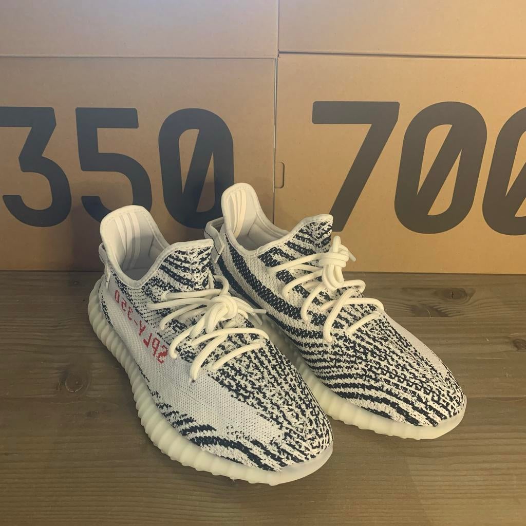 Yeezy Boost 350 V2 Zebra - Nieuw, Kleding | Heren, Wit, Nieuw, Ophalen of Verzenden, Sneakers of Gympen