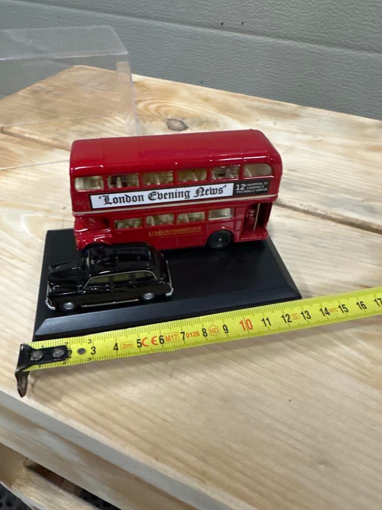 Schaalmodellen Londen Taxi & Dubbeldekker Bus, Hobby en Vrije tijd, Modelauto's | 1:18, Ophalen, Gebruikt, Auto, Overige merken