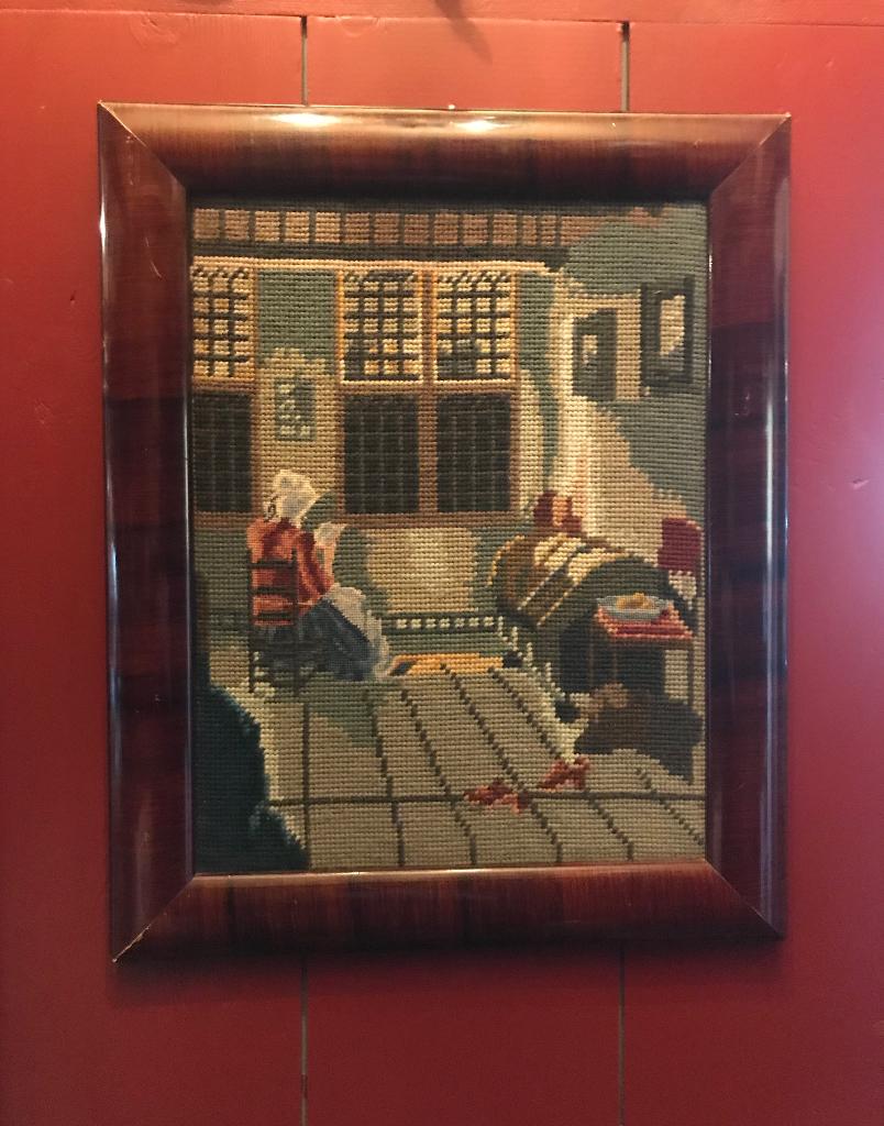 Antiek borduurwerk Lezende vrouw in mahonie lijst *Nous Deux, Antiek en Kunst, Curiosa en Brocante, Ophalen of Verzenden