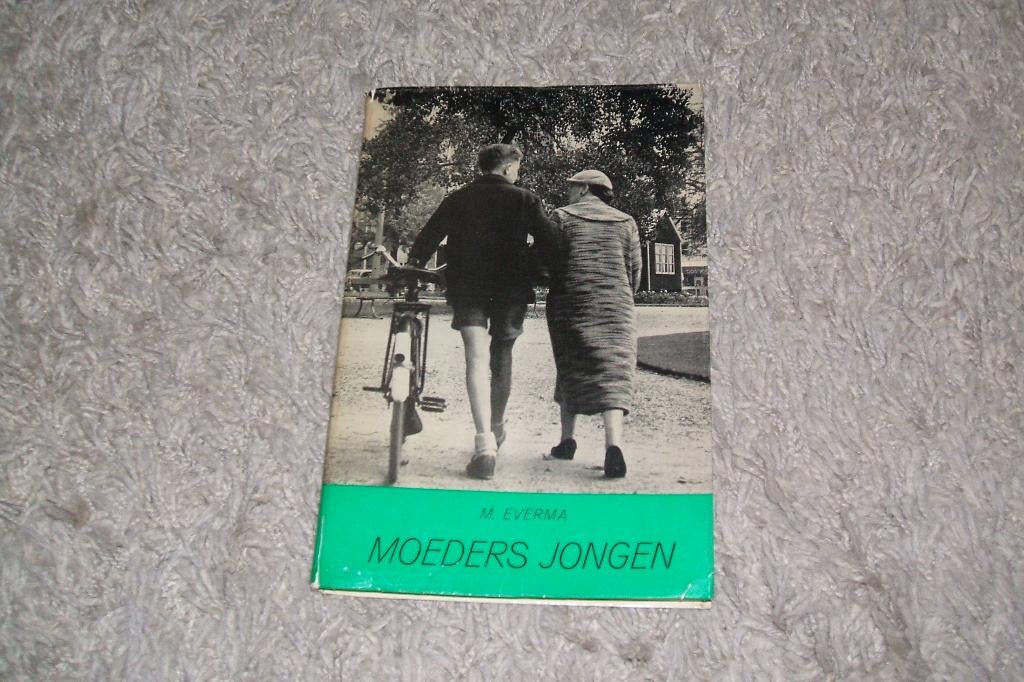 Boek: Moeders jongen M. Everma, Ophalen of Verzenden, Gelezen, M. Everma, Nederland