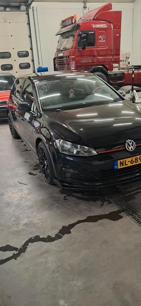 Volkswagen Golf 1.2 TSI 81KW 5D 2016 Zwart, Voorwielaandrijving, 4 cilinders, 610 kg, Zwart