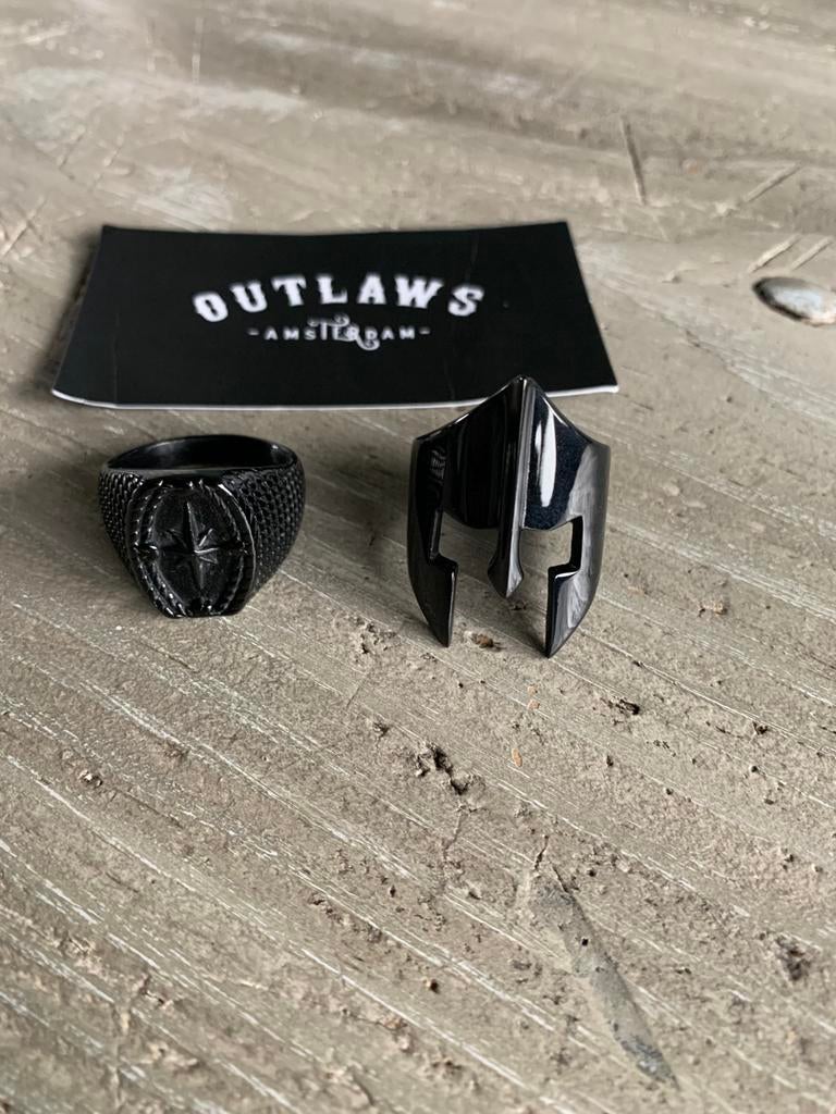 Twee ringen Outlaws, IJzer of Staal, Zwart, Ophalen of Verzenden, Dame of Heer