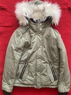 Schattige groene jas, winterjas  van Coolcat mt. 134/140, Gebruikt, Meisje, Coolcat, Ophalen of Verzenden