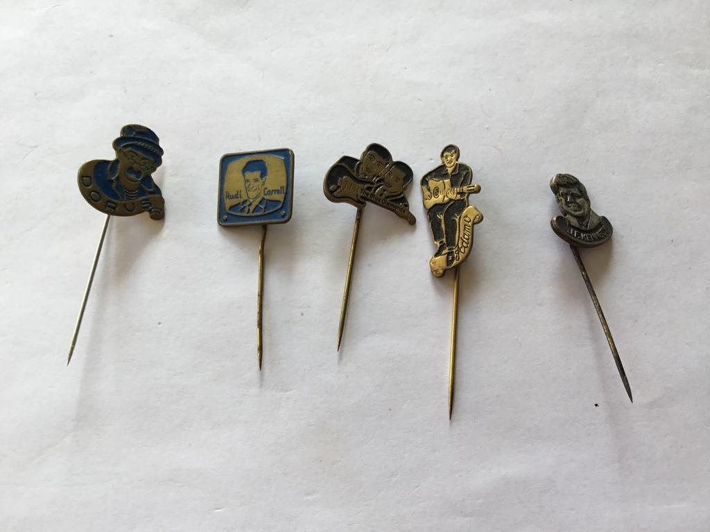 Bekende personen speldjes, Verzamelen, Speldjes, Pins en Buttons, Ophalen of Verzenden, Gebruikt, Overige onderwerpen, Speldje of Pin