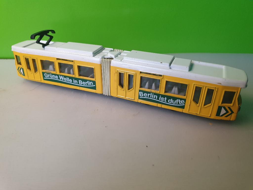 Siku 1615 - Bombardier Tram Berlin [geel] 1/87 #1, Ophalen of Verzenden, Gebruikt, Overige typen, SIKU