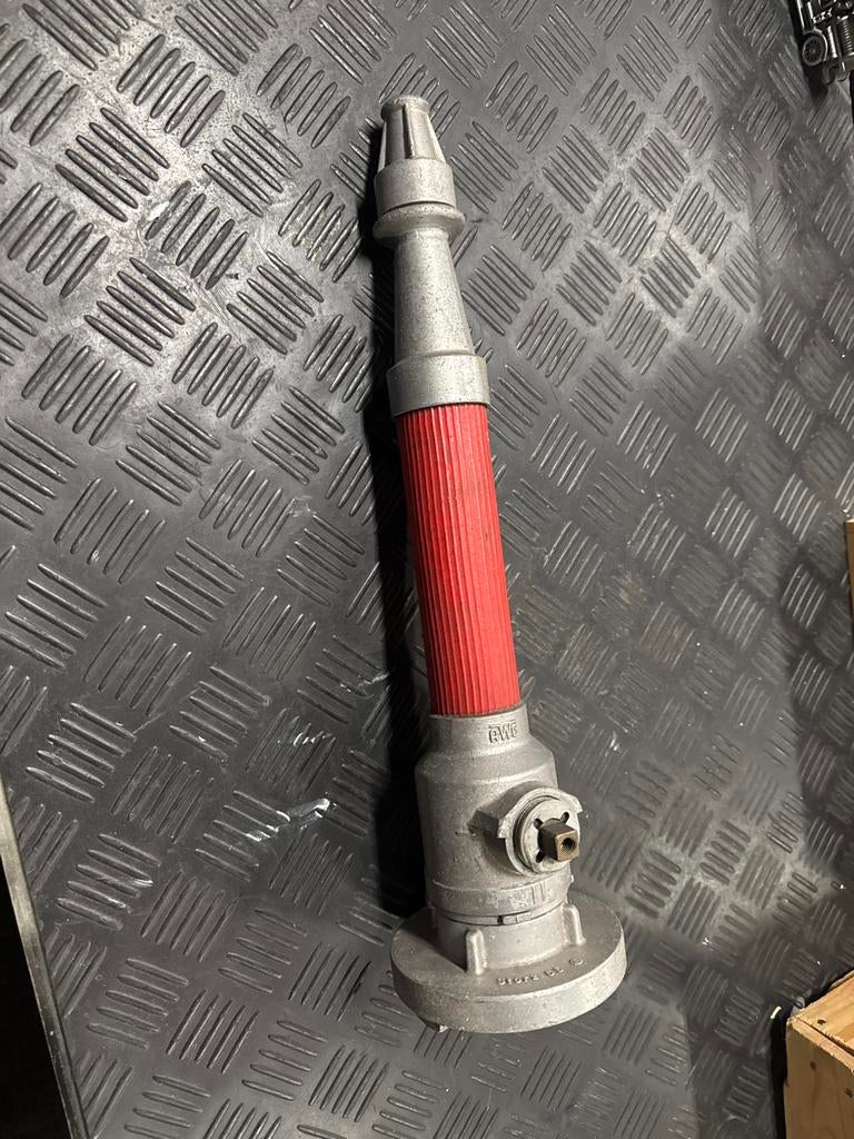 Oude Brandweerspuit waterkanon AWG, Ophalen