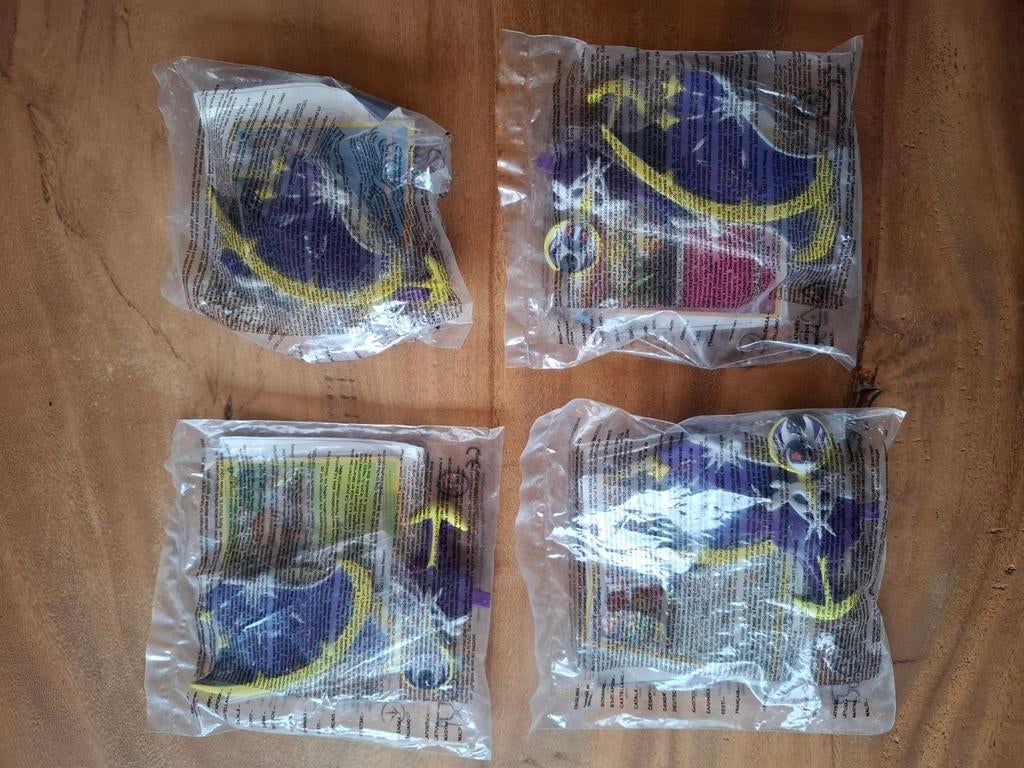 4x sealed pokemon Lunala mcdonalds 2017 happy meal, Hobby en Vrije tijd, Verzamelkaartspellen | Pokémon, Ophalen, Zo goed als nieuw