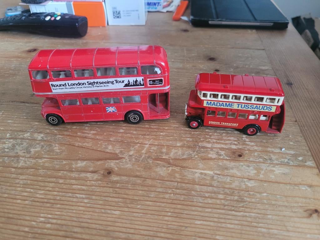 Twee Engelse bussen, Corgi, G, Ophalen of Verzenden, Zo goed als nieuw