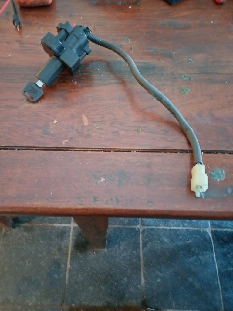 Contactslot Honda CBR 1100 1997, Motoren, Verzenden, Gebruikt