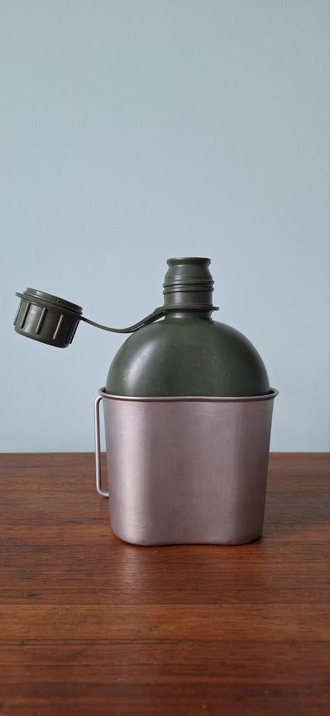 Militaire veldfles en Drinkbeker/kookbeker, Ophalen of Verzenden, Landmacht, Nederland, Overige typen