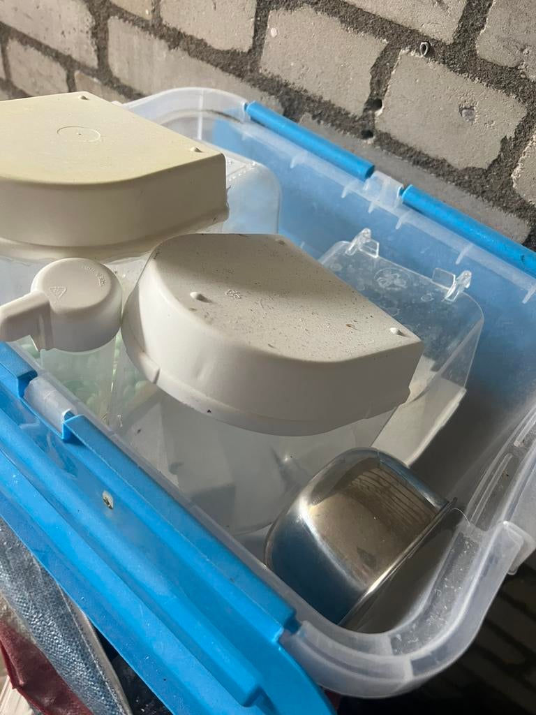 vogel kooien ,spullen, toebehoren kweekkooien, Ophalen, Zo goed als nieuw