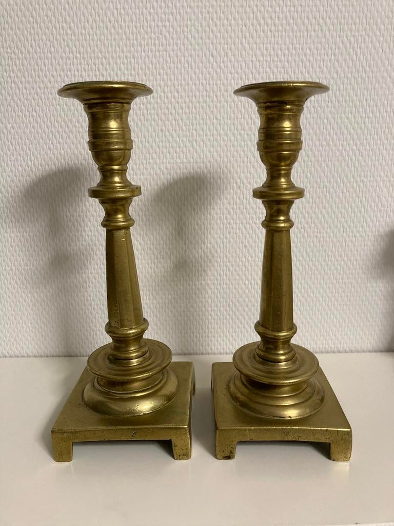 Kandelaars. Stel. 18e Eeuw. Brons. Hoogte 27 cm. Geheel gaaf, Antiek en Kunst, Verzenden, Koper of Brons