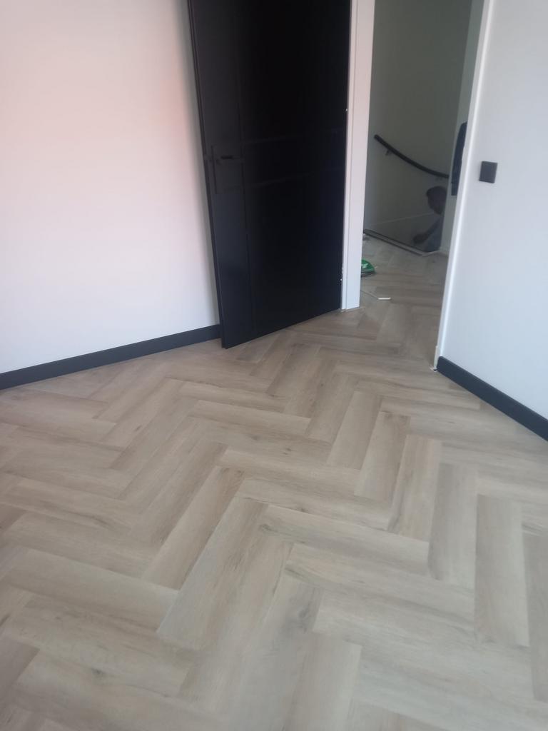 Laminaat pvc visgraat legger, Diensten en Vakmensen, Vloerleggers en Parketteurs