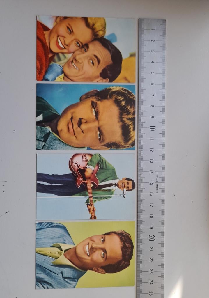 4 Plaatjes filmster, zanger, artiest, Olympische spelen, Verzamelen, Ophalen of Verzenden, Foto of Kaart