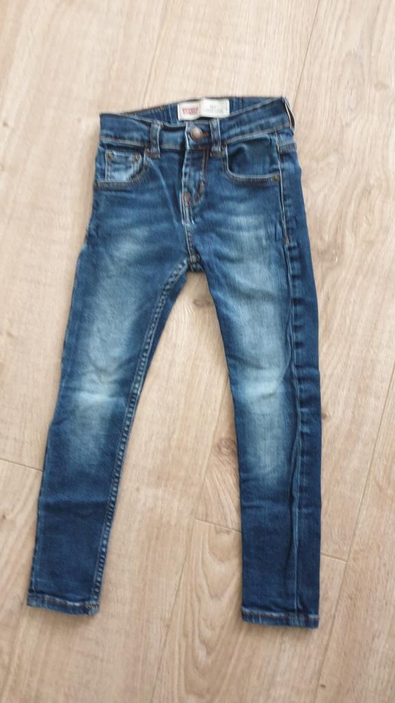 Levi's Jeans Maat 5, Broek, Jongen of Meisje, Ophalen of Verzenden, Zo goed als nieuw