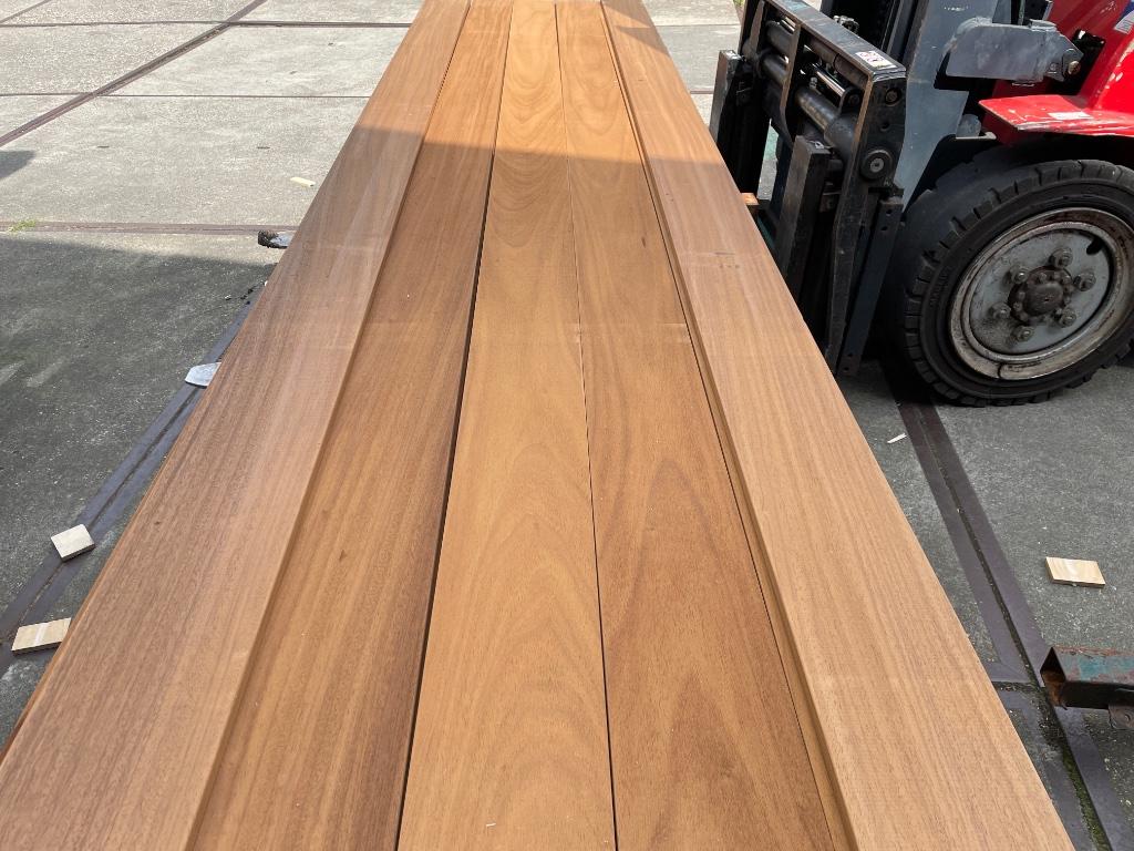 Ayous 250m2 barcode gevel  ook veel frake prijsverlaging, Ophalen, Planken, Nieuw, Hardhout