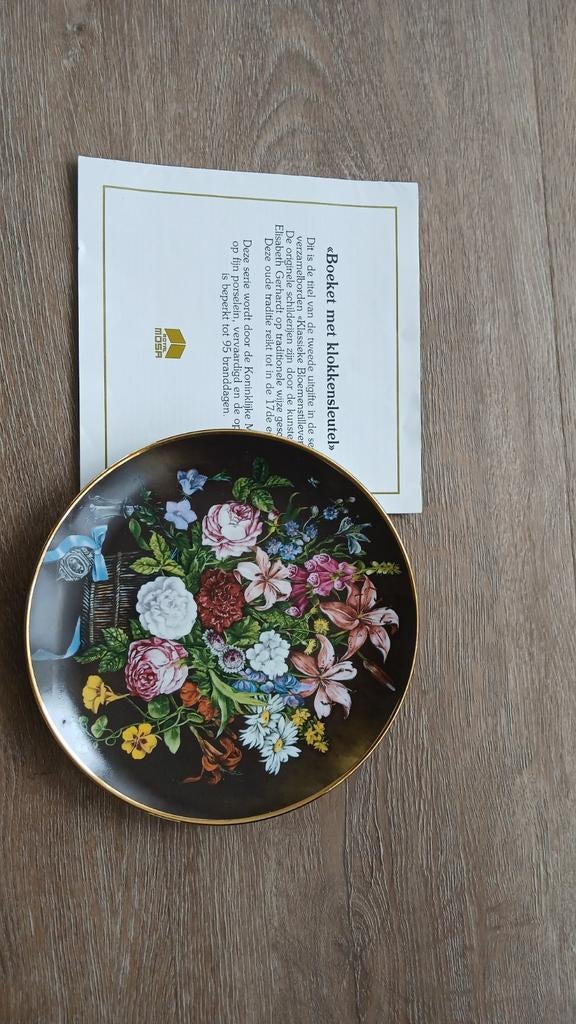 Royal Mosa Wandbord "Boeket met Klocksleutel", Antiek en Kunst, Ophalen