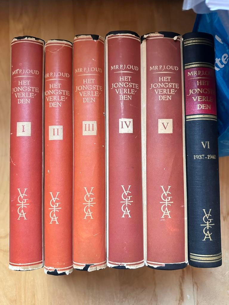 Het jongste verleden P.J. Oud  compleet 6 delen, Ophalen of Verzenden, Zo goed als nieuw, Nederland