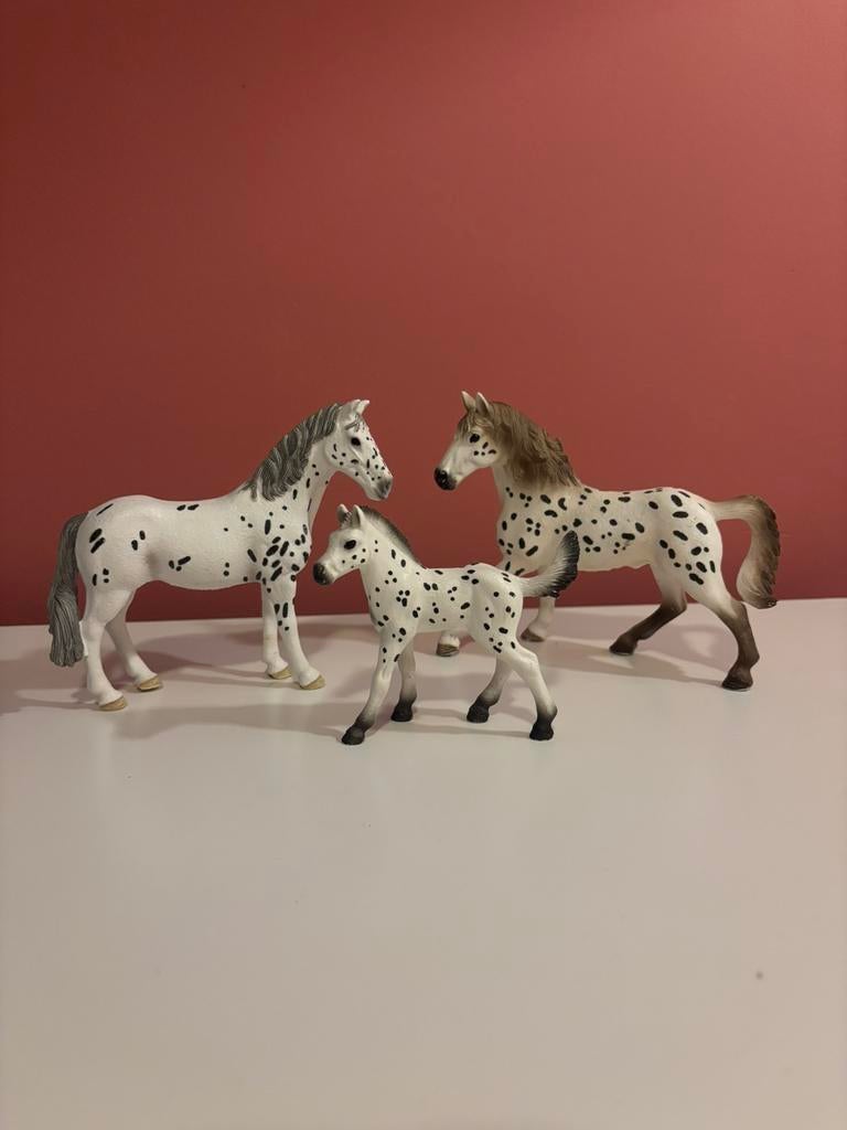 Schleich paarden, ras knabstrupper  (13889, 13910, 13890), Sieraden, Tassen en Uiterlijk, Broches, Ophalen of Verzenden, Zo goed als nieuw