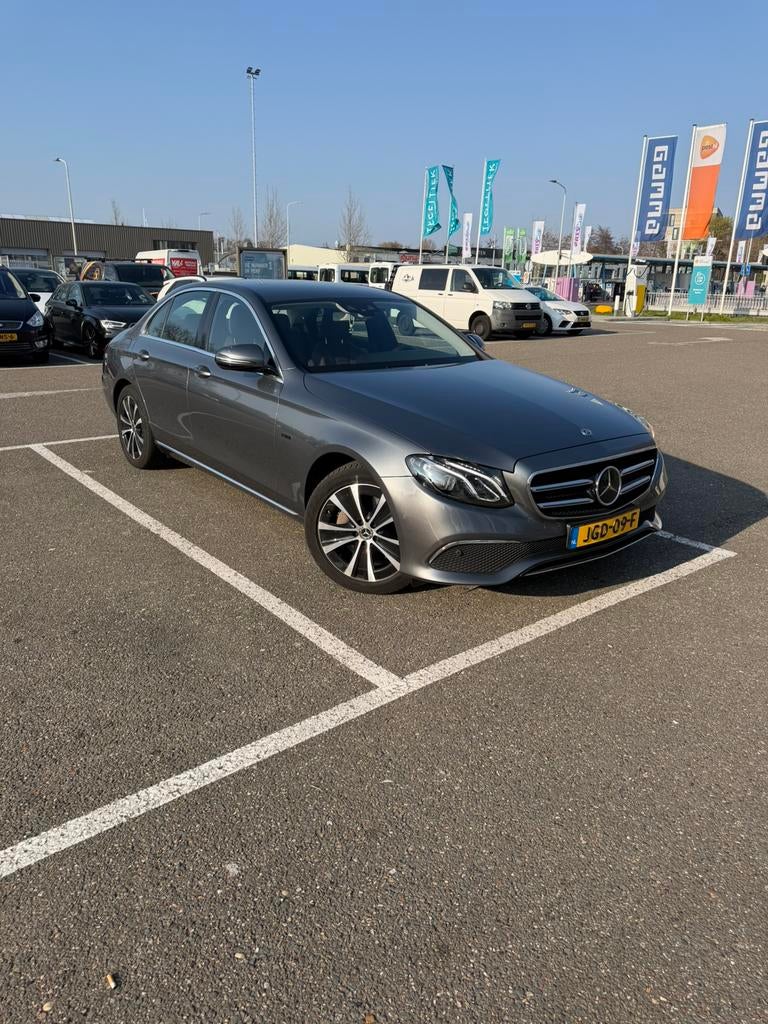 Mercedes-Benz E-Klasse E300 e 333pk 9G-TRONIC 2019 Grijs, Automaat, Achterwielaandrijving, 1905 kg, Grijs