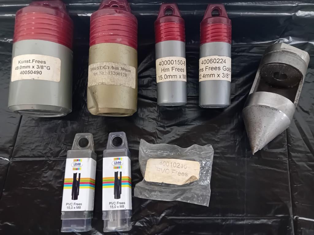 Diversen frezen, Ophalen