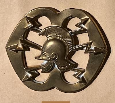 Baret- en schouderemblemen verbindingsdienst, Verzamelen, Militaria | Algemeen, Ophalen of Verzenden, Landmacht, Nederland, Embleem of Badge