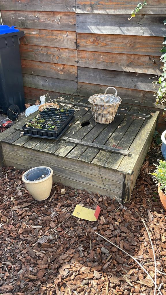 Houten zandbak met deksel, Ophalen, Gebruikt