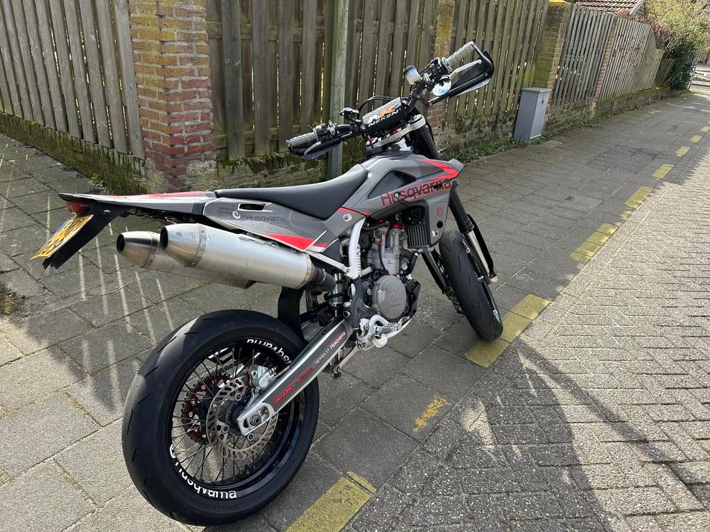 Husqvarna SMR510 Supermotard (2009), Motoren, Motoren | Husqvarna, Particulier, Meer dan 35 kW, Minimaal motorrijbewijs A2, LED Verlichting