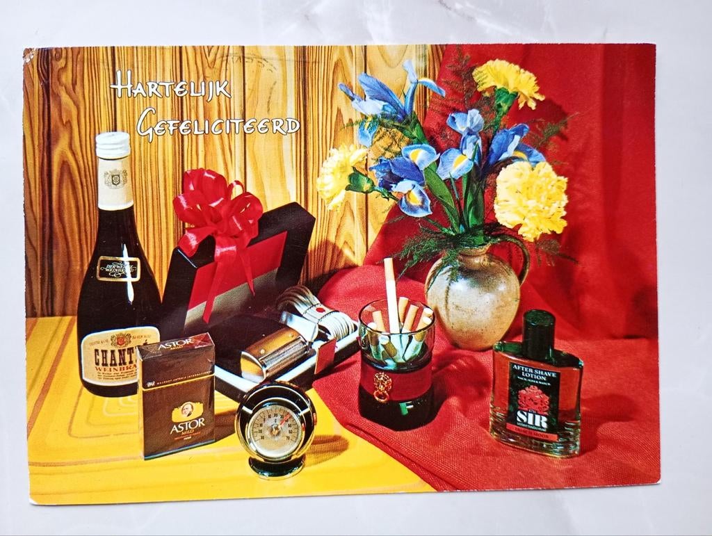 Stilleven, sigaretten, klok, scheerapparaat, Verzamelen, Ophalen of Verzenden