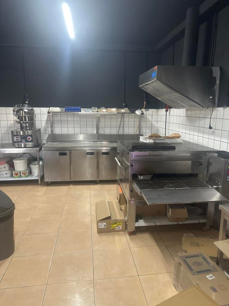 Horecazaak Almere ter overname aangeboden, Ophalen