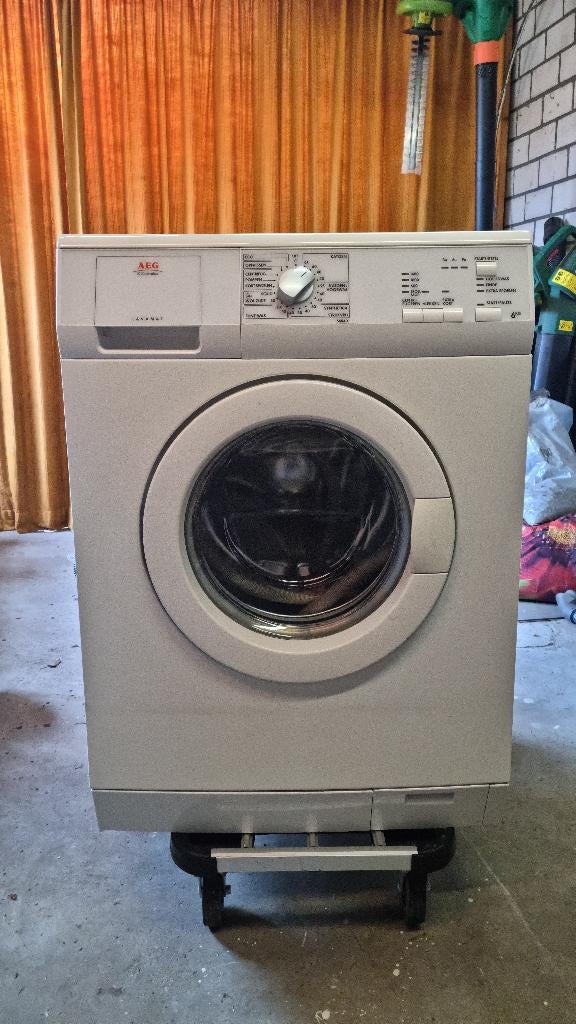 Uitstekende AEG Lavamat wasmachine, Ophalen, Handwasprogramma, Zo goed als nieuw, Voorlader
