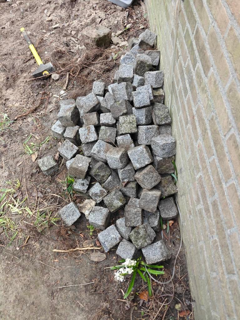 Granieten stenen, Ophalen