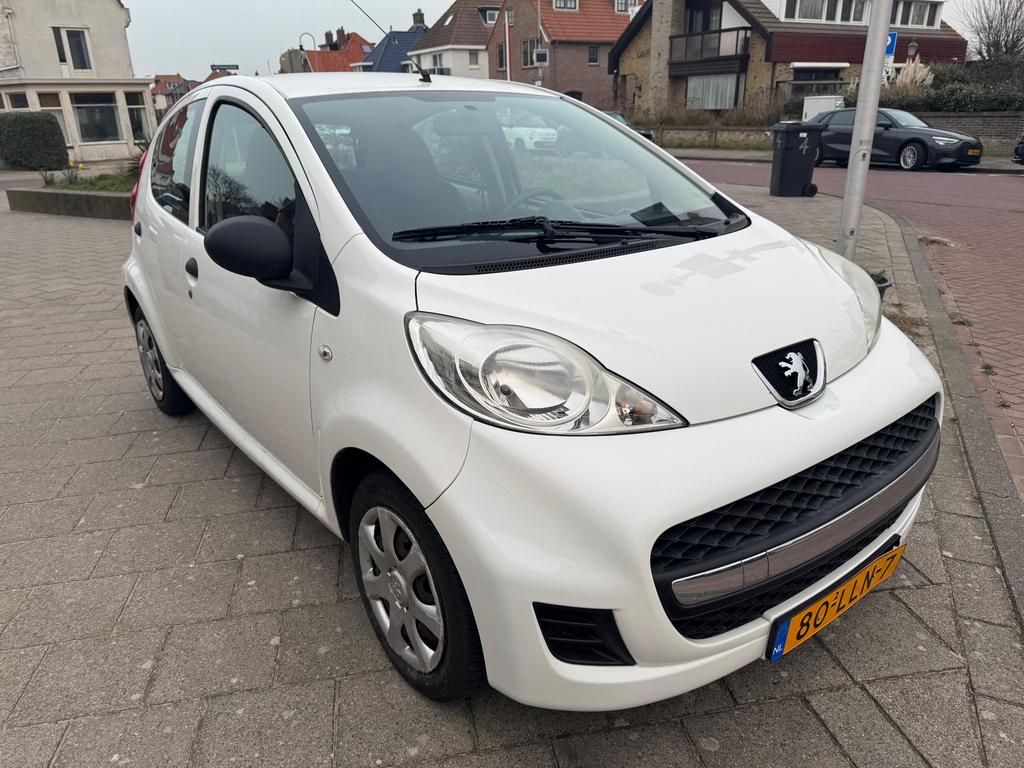 Peugeot 107 1.0-12 V sublime 5 deurs nwe Apk, Voorwielaandrijving, Stof, Zwart, Electronic Stability Program (ESP)